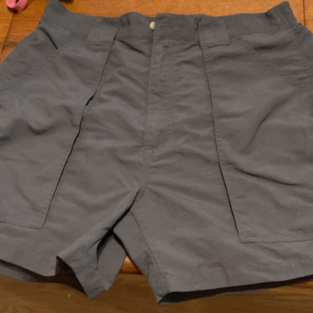 Gently used men’s Bimini Bay outfitters shorts size 34